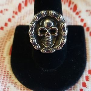 NWOT  Stainless steel skull and chain ring